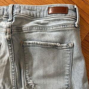 ABERCROMBIE JEANS SIZE 28